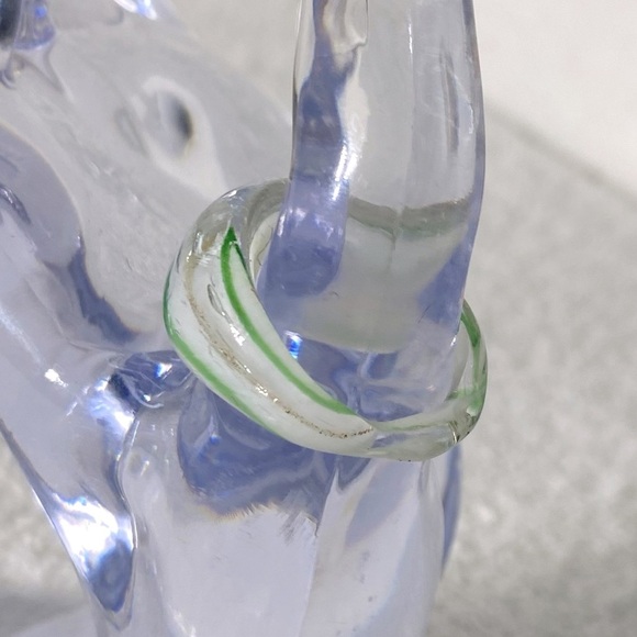 Vintage Art Glass Handmade Cream Green Gold Glitter Band Ring - Picture 3 of 11